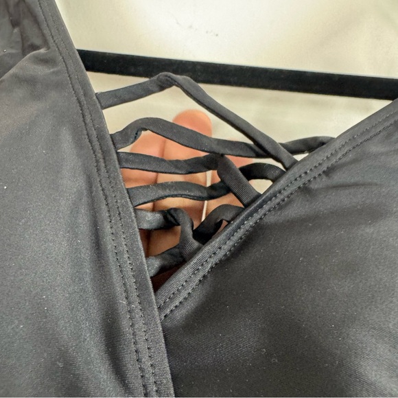 Torrid Swimsuit 1X Triangle Bikini Top Crossing Back NEW - Picture 4 of 9